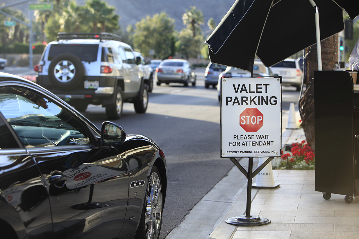 Luxury Curbside Valet Parking - mistervaletparking